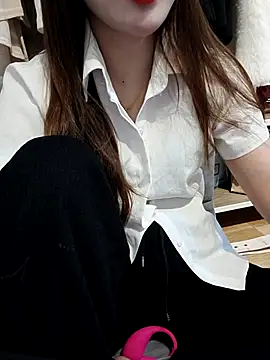 Snapshot of susu_baby chatting on 24, 2, 2026 susu baby online show from 24, 2, 2026