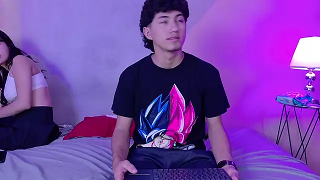 Snapshot of Laura_and_Kevin chatting on 11, 9, 2025 Laura and Kevin online show from 11, 9, 2025