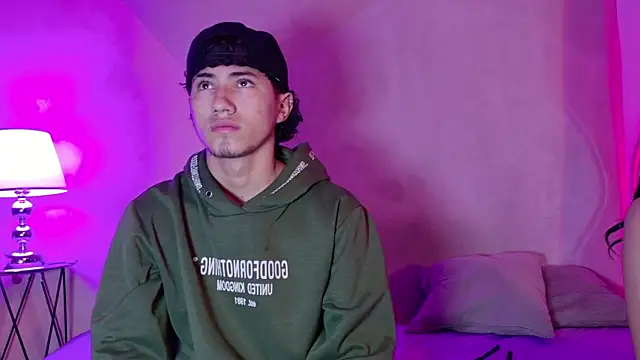 Snapshot of Laura_and_Kevin chatting on 15, 9, 2025 Laura and Kevin online show from 15, 9, 2025