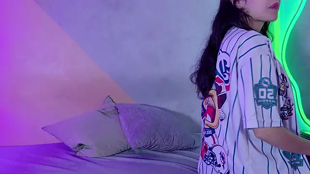 Snapshot of Laura_and_Kevin chatting on 18, 9, 2025 Laura and Kevin online show from 18, 9, 2025