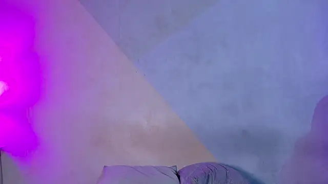 Snapshot of Laura_and_Kevin chatting on 21, 9, 2025 Laura and Kevin online show from 21, 9, 2025