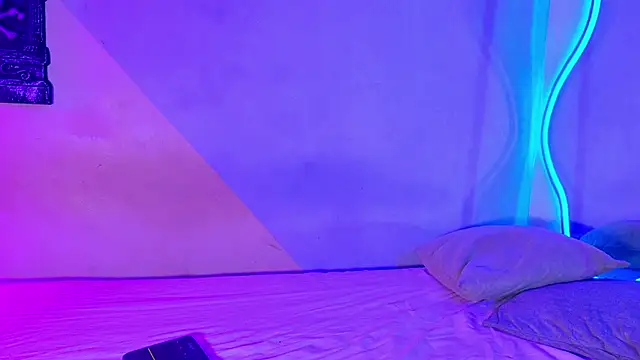 Snapshot of Laura_and_Kevin chatting on 3, 10, 2025 Laura and Kevin online show from 3, 10, 2025