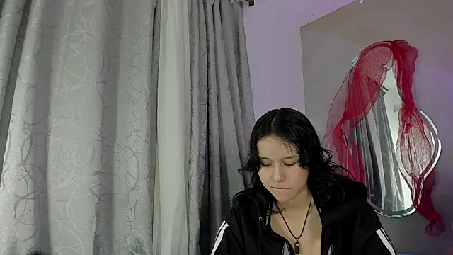 Snapshot of Laura_and_Kevin chatting on 29, 11, 2025 Laura and Kevin online show from 29, 11, 2025