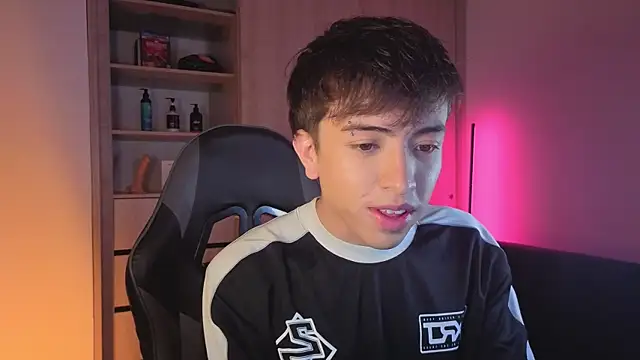 Snapshot of onlinenico chatting on 11, 11, 2025 onlinenico online show from 11, 11, 2025