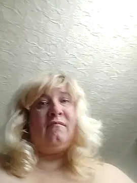 Snapshot of GlamMilena chatting on 24, 2, 2025 GlamMilena online show from 24, 2, 2025