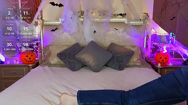 Katherine Loveau online show from 21, 10, 2025