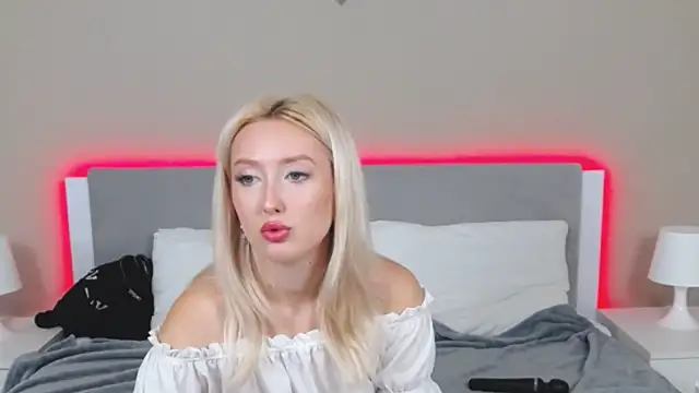 MarianeSun online show from 9, 9, 2025