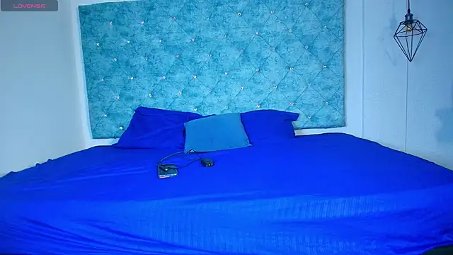 Snapshot of novaa_snow chatting on 13, 9, 2025 novaa snow online show from 13, 9, 2025