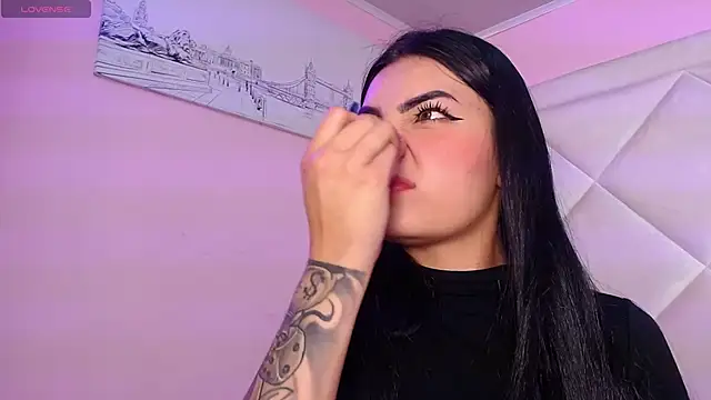 Miaa Smithh   online show from 13, 3, 2026