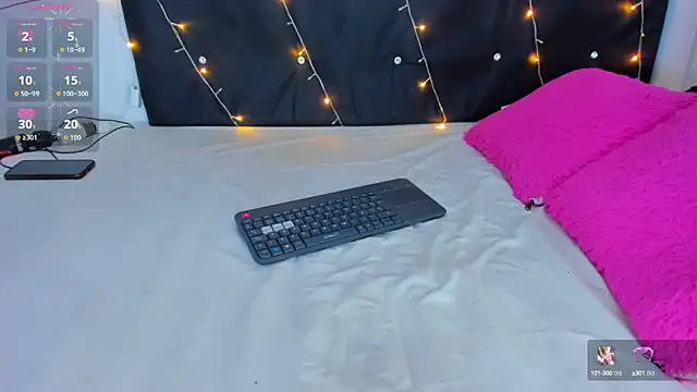 Danaa moore  online show from 11, 10, 2025