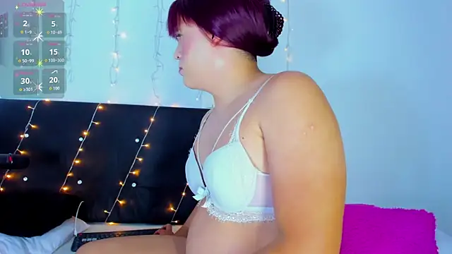 Danaa moore  online show from 1, 4, 2026