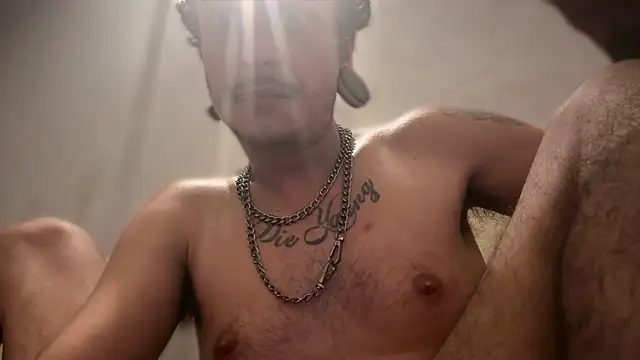 Snapshot of chrisalmeid_ chatting on 28, 4, 2026 chrisalmeid online show from 28, 4, 2026