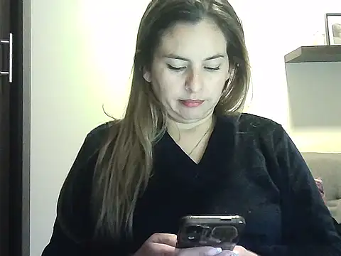 Valery  Rouse  online show from 16, 4, 2026