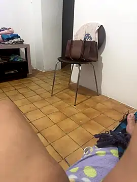 Snapshot of SecretBrunette chatting on 9, 10, 2025 SecretBrunette online show from 9, 10, 2025