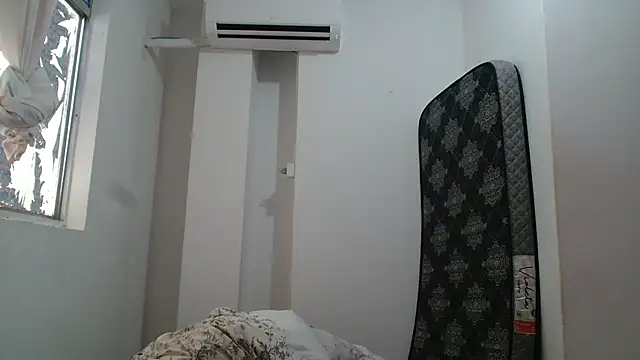 Snapshot of SecretBrunette chatting on 18, 11, 2025 SecretBrunette online show from 18, 11, 2025