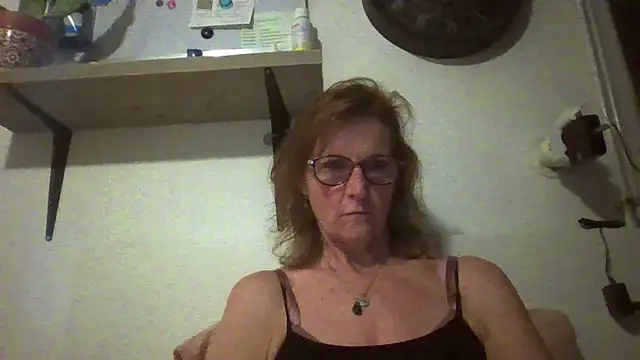 Snapshot of Valinella chatting on 8, 9, 2025 Valinella online show from 8, 9, 2025