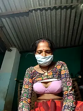 Snapshot of Hot-honi chatting on 12, 9, 2025 Hot-honi online show from 12, 9, 2025