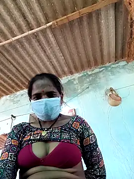 Snapshot of Hot-honi chatting on 2, 10, 2025 Hot-honi online show from 2, 10, 2025