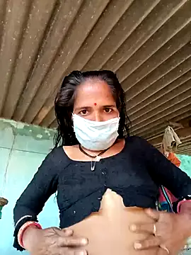 Snapshot of Hot-honi chatting on 8, 10, 2025 Hot-honi online show from 8, 10, 2025