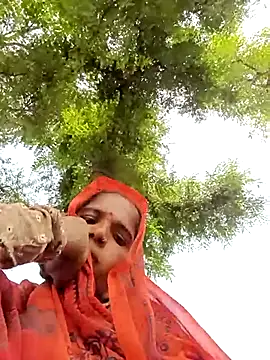 Snapshot of Hot-honi chatting on 15, 10, 2025 Hot-honi online show from 15, 10, 2025