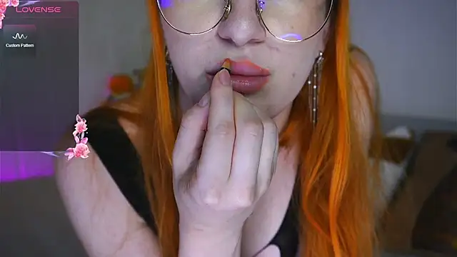 Snapshot of DaddysLittleSlutfox chatting on 22, 7, 2026 DaddysLittleSlutfox online show from 22, 7, 2026