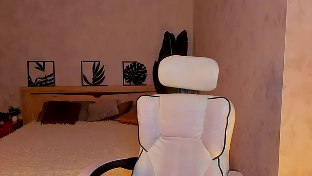 Lynn Martin online show from 21, 4, 2026