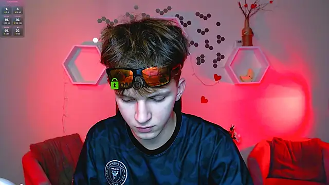 travis wolf  online show from 15, 10, 2025