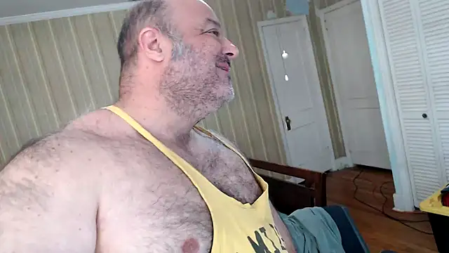 Snapshot of bullmusclejoe chatting on 27, 5, 2026 bullmusclejoe online show from 27, 5, 2026