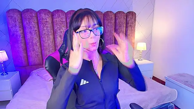 Snapshot of Sweet_1Angel chatting on 5, 3, 2026 Sweet 1Angel online show from 5, 3, 2026