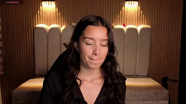  Mia Evans 1 online show from 31, 3, 2026