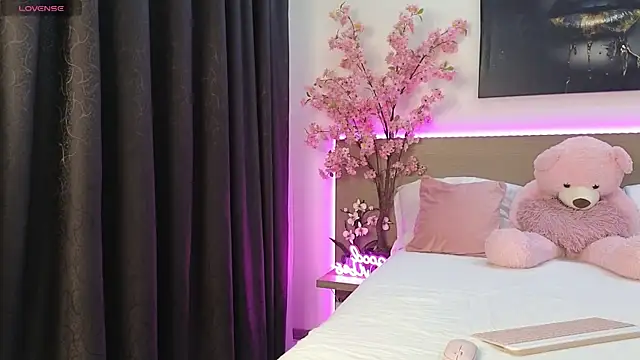 Snapshot of anexblondie chatting on 16, 10, 2025 anexblondie online show from 16, 10, 2025