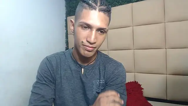 Snapshot of bull_cam chatting on 12, 9, 2025 bull cam online show from 12, 9, 2025