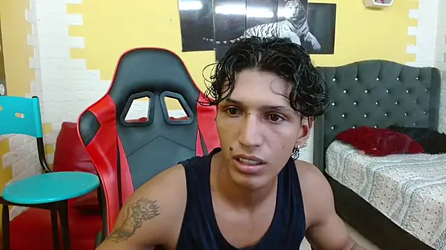 Snapshot of bull_cam chatting on 14, 10, 2025 bull cam online show from 14, 10, 2025