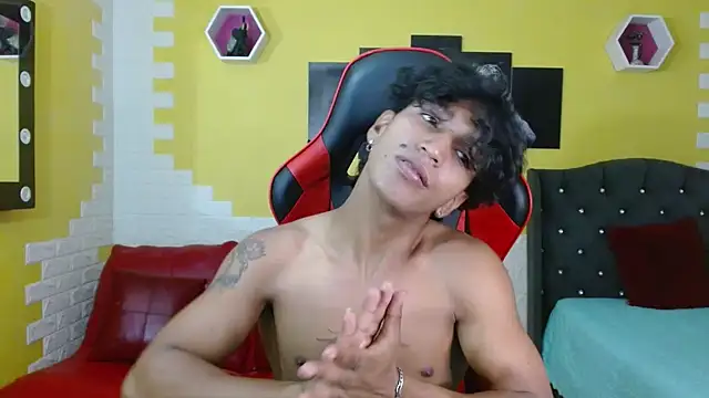 Snapshot of bull_cam chatting on 19, 10, 2025 bull cam online show from 19, 10, 2025