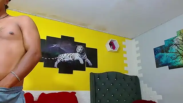 Snapshot of bull_cam chatting on 20, 10, 2025 bull cam online show from 20, 10, 2025