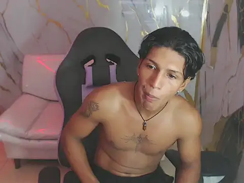 Snapshot of bull_cam chatting on 28, 10, 2025 bull cam online show from 28, 10, 2025