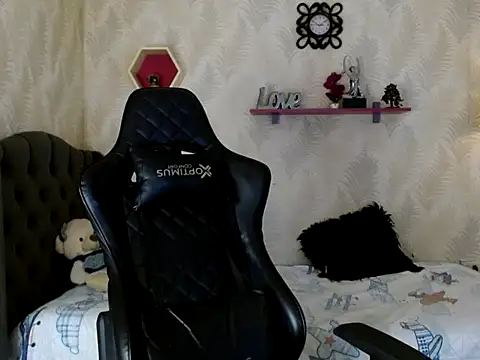 Snapshot of bull_cam chatting on 4, 11, 2025 bull cam online show from 4, 11, 2025