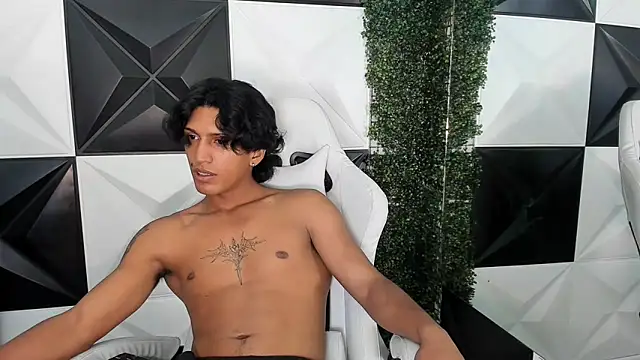 Snapshot of bull_cam chatting on 17, 11, 2025 bull cam online show from 17, 11, 2025