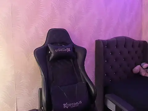 Snapshot of bull_cam chatting on 26, 11, 2025 bull cam online show from 26, 11, 2025