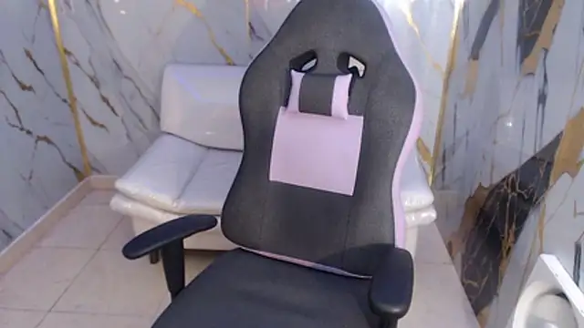 Snapshot of bull_cam chatting on 27, 11, 2025 bull cam online show from 27, 11, 2025