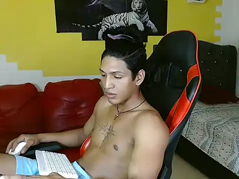 Snapshot of bull_cam chatting on 29, 11, 2025 bull cam online show from 29, 11, 2025