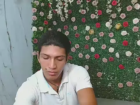 Snapshot of bull_cam chatting on 30, 11, 2025 bull cam online show from 30, 11, 2025