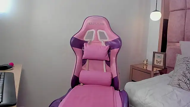 Snapshot of kate_lua chatting on 17, 9, 2025 kate lua online show from 17, 9, 2025