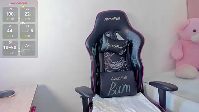 Snapshot of kate_lua chatting on 4, 10, 2025 kate lua online show from 4, 10, 2025