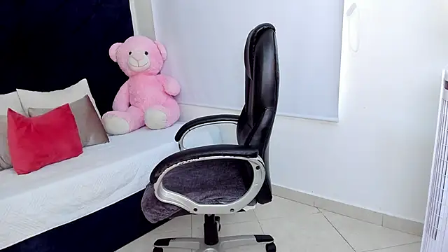 Snapshot of kate_lua chatting on 8, 11, 2025 kate lua online show from 8, 11, 2025