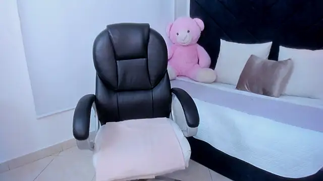 Snapshot of kate_lua chatting on 25, 11, 2025 kate lua online show from 25, 11, 2025