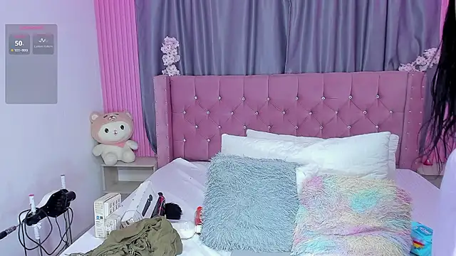 Nayla-Mouna online show from 12, 2, 2026