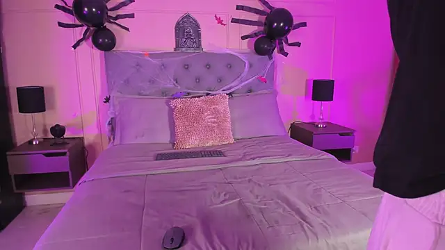 ALICESANDOVAL online show from 8, 11, 2025