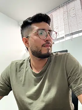 Snapshot of bryXonStorm chatting on 8, 9, 2025 bryXonStorm online show from 8, 9, 2025