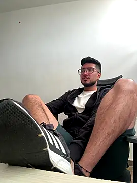 Snapshot of bryXonStorm chatting on 5, 10, 2025 bryXonStorm online show from 5, 10, 2025